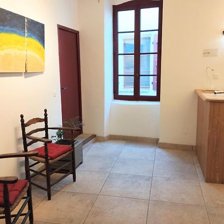 Les Studios De St Guilhem Saint-Guilhem-le-Desert Exterior foto