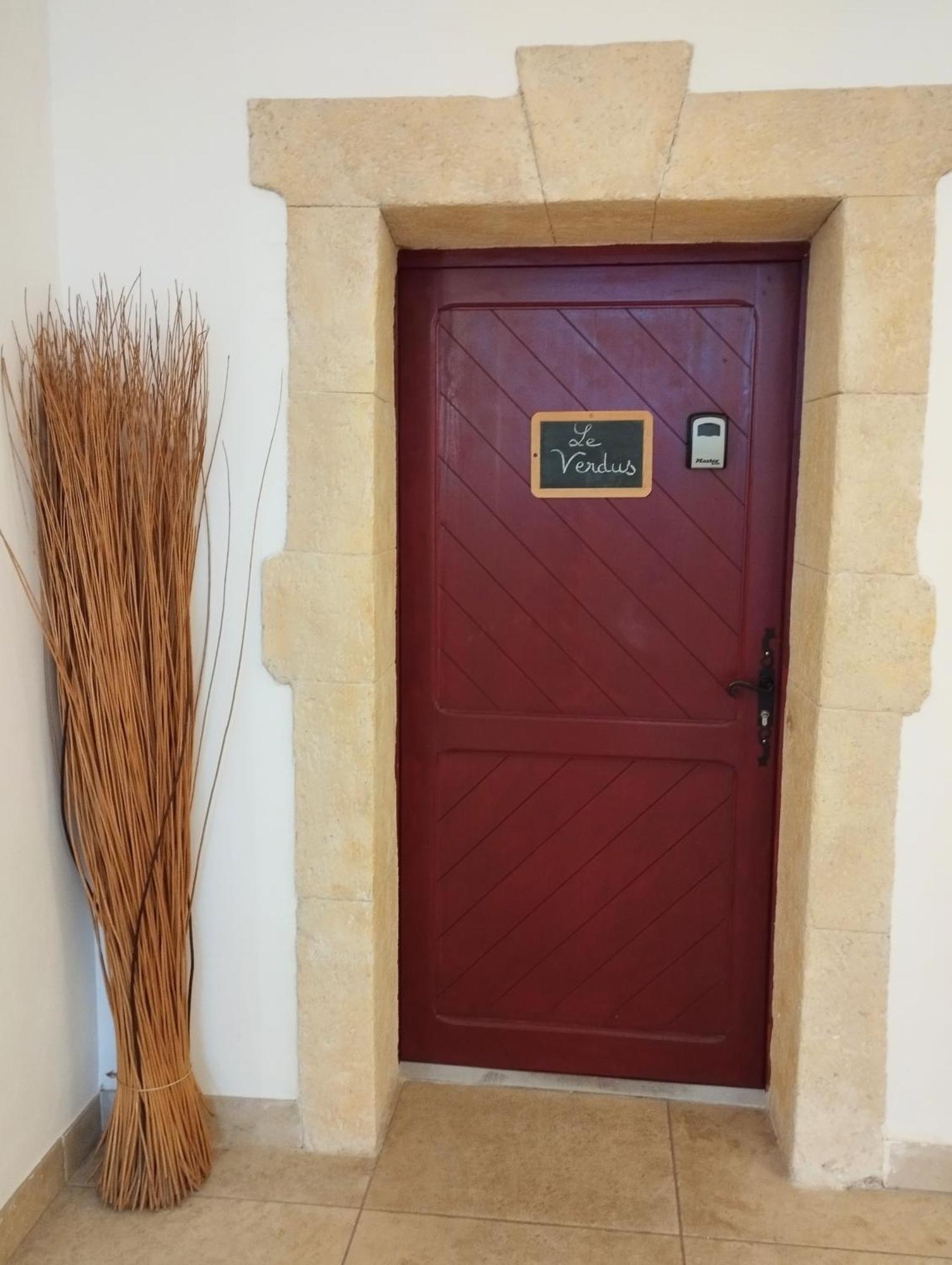 Les Studios De St Guilhem Saint-Guilhem-le-Desert Exterior foto