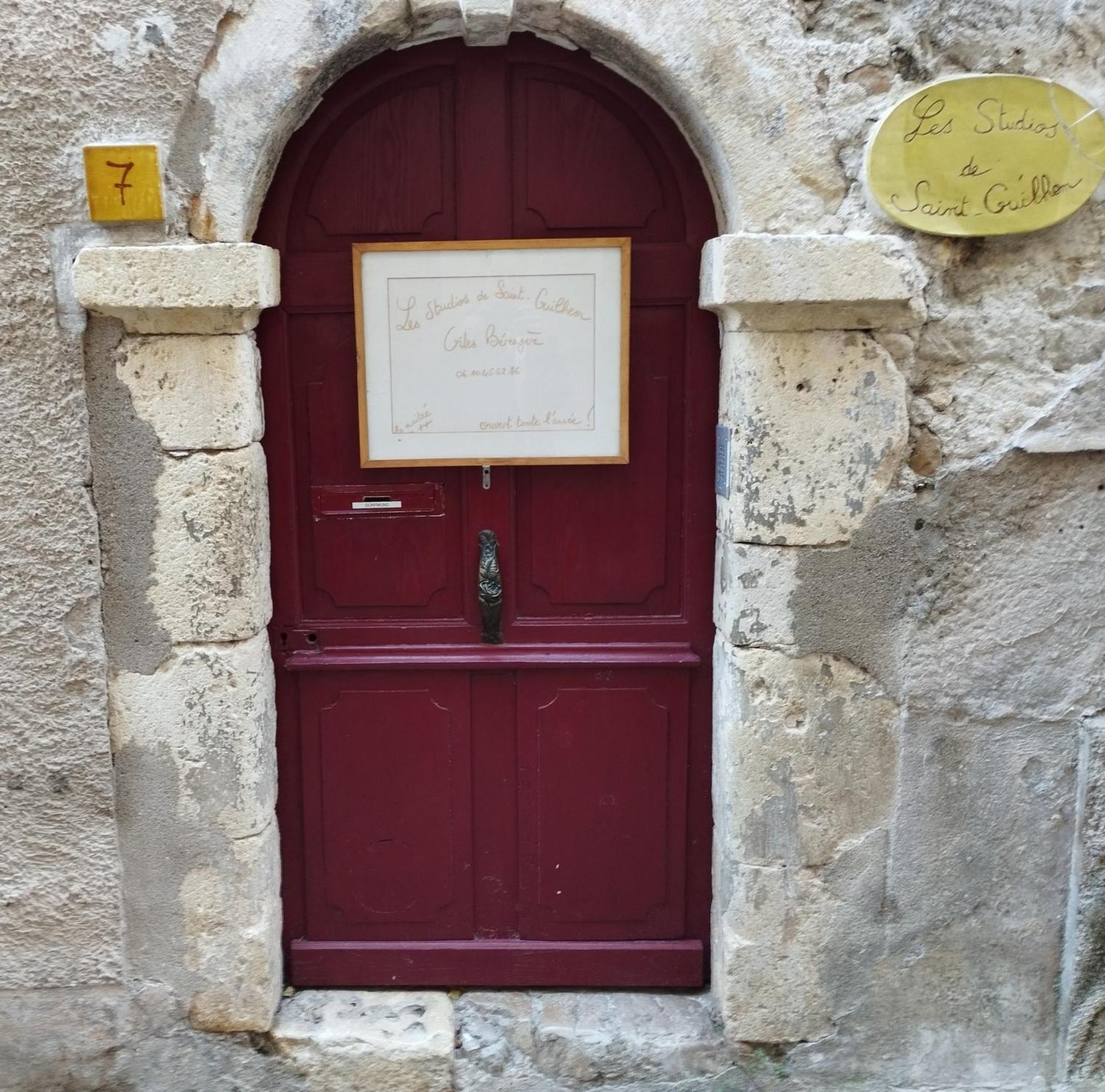 Les Studios De St Guilhem Saint-Guilhem-le-Desert Exterior foto