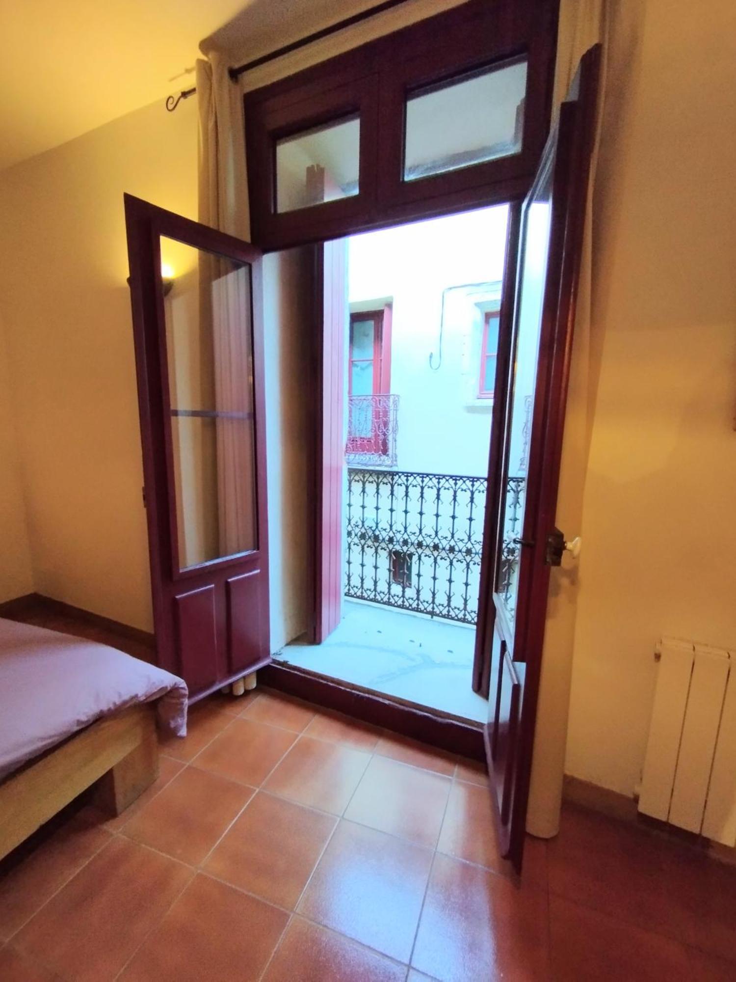 Les Studios De St Guilhem Saint-Guilhem-le-Desert Exterior foto