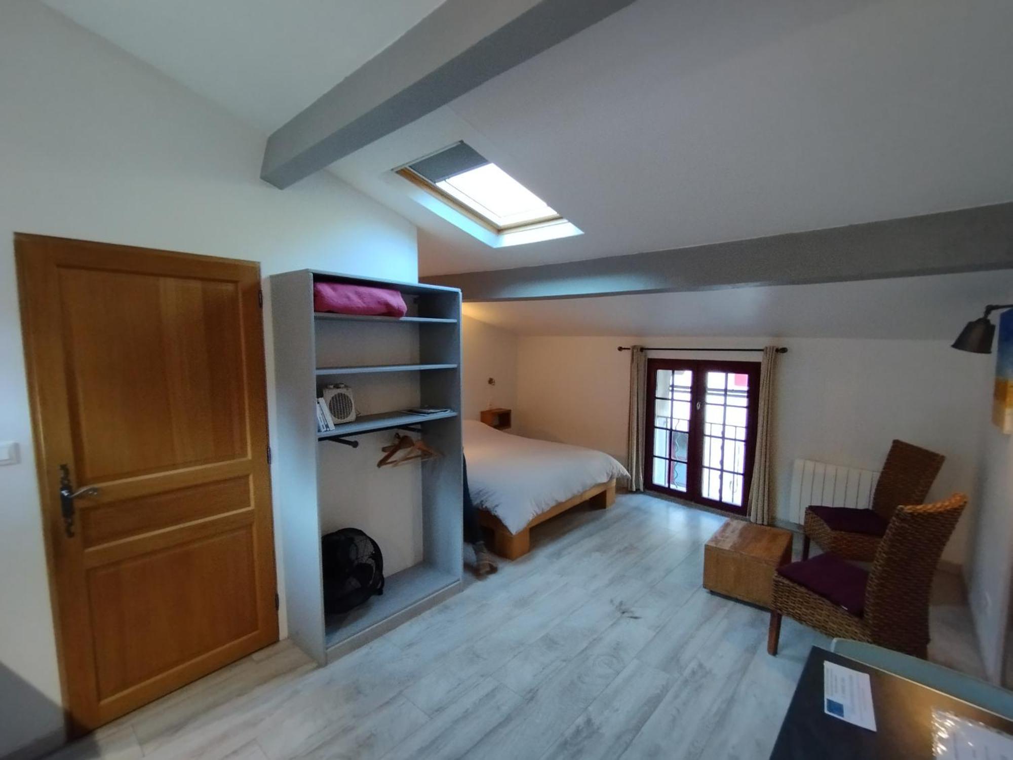 Les Studios De St Guilhem Saint-Guilhem-le-Desert Exterior foto